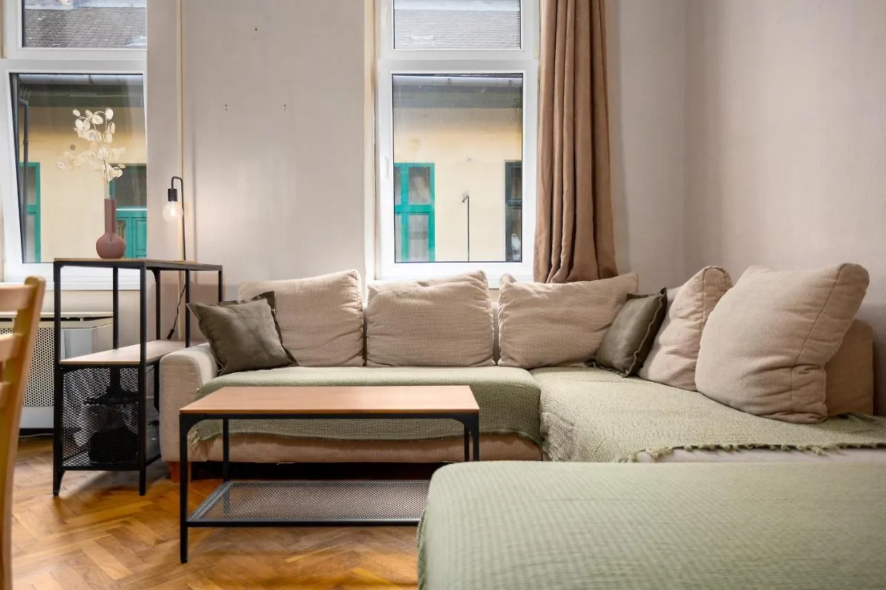 Apartment With Free Parking Будапешт Венгрия